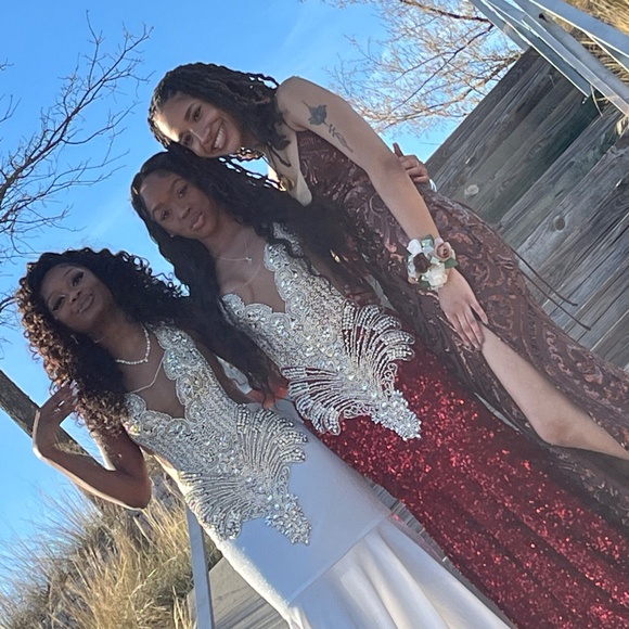 Prom dress - Picture 7 of 9